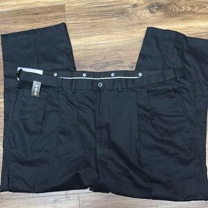 Haggar Clothing khaki classic fit pants.